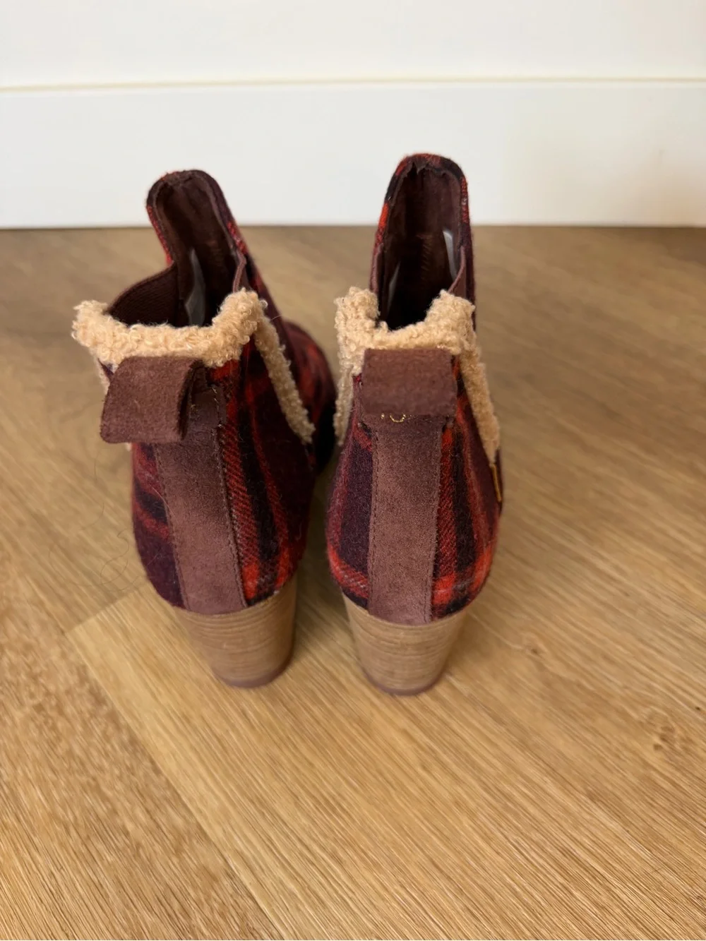 TOMS Plaid Wedge Ankle Booties in Burgundy and Red - Women size 6 fall winter